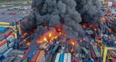 İskenderun Limanı’nda yangın… Söndürme çalışmaları sürüyor