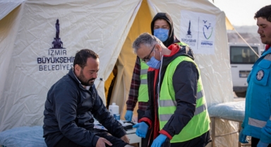 İzmir Büyükşehir Belediyesi Hatay’da sahra hastanesi kuruyor