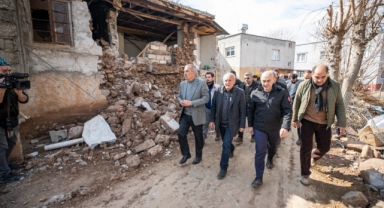 İzmir Büyükşehir Belediyesi tüm birimleriyle Osmaniye’de