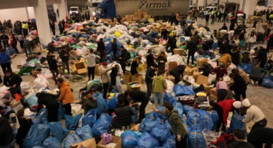 İzmir’den deprem bölgesine destek çığ gibi büyüyor