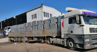 Karabağlar Belediyesi'nin afet bölgesine destekleri sürüyor