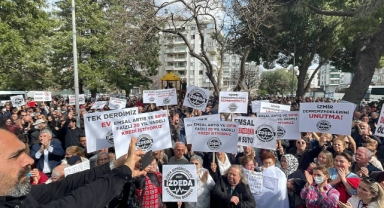 Kefenli, çadırlı protesto: İzmirli depremzedelerden emsal artışının durdurulmasına tepki