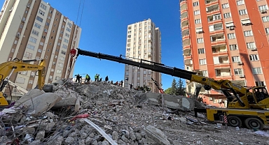 AFAD'dan deprem bölgesinde vinç ticareti