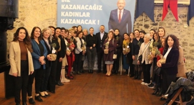 Aslanoğlu ve Soyer kadın meclis üyeleriyle buluştu