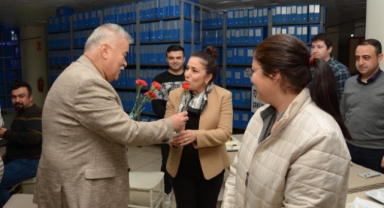  Başkan Tekin, kadınların gününü unutmadı