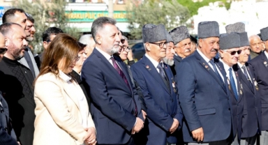 Bayraklı, Çanakkale Zaferi'ni kutladı