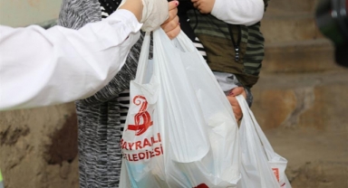 Bayraklı’da Ramazan dayanışması... 12 bin kişiye iftar menüsü