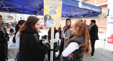Bayraklı’nın öğrencileri “ücretsiz eğitimle” hayallerine kavuşuyor