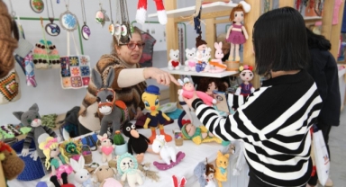 Bayraklılı kadınların ürünlerini sergilediği stantlar yenilendi