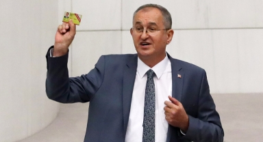 CHP’li Sertel basın kartlarıyla ilgili üç önergede 11 ayrı soru sordu, tek yanıt aldı!