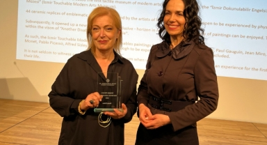 Görme engellileri sanatla buluşturan projenin mimarına uluslararası ödül