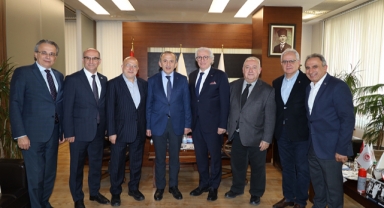 İhracatçılardan göç önerisi: Deprem bölgesine çift maaş gelsin