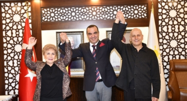 İYİ Parti İzmir’de güçleniyor