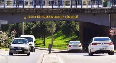 İzmir Büyükşehir Belediyesi'nden İzmirli şehitlerin anısına saygı