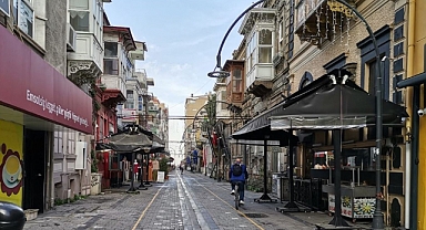 İzmir'in eğlence mekanlarında skandal: İçeceklerine ilaç atılan yüzlerce kişi gasp edildi 