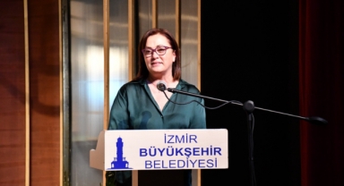 İzmir Şehir Tiyatroları ile İzmir Kent Konseyi depremzede kadınlar için ele ele verdi