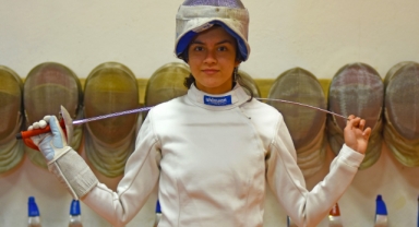 İzmirli genç eskrimciye dört ayda üç madalya