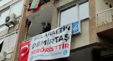 Karşıyaka Ülkü Ocaklarından pankart açıklaması