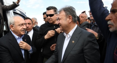 Kılıçdaroğlu Başkan İduğ ile Bornova Belediyesi'nin çadır kentinde 