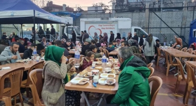 Konak’tan çadır kentte ilk iftar