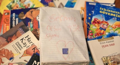 Konaklı çocuklar deprem bölgesindeki akranlarını yalnız bırakmadı