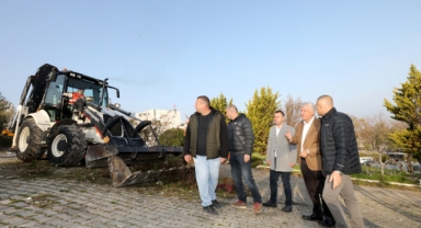 Narlıdere'de moloz temizleme çalışmaları devam ediyor