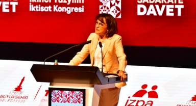 Nur Batur: Atatürk ve arkadaşları yüz yıl önce tarih yazdı