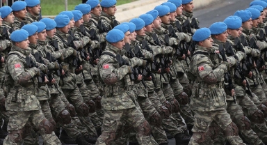 Bakan Akar duyurdu... Mehmetçik terör örgütünün “kalesi”ne girdi