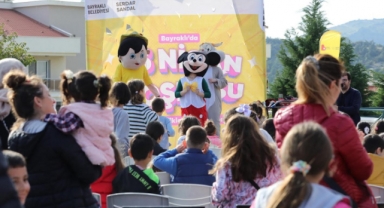 Bayraklı'da bayram şenlikleri başladı