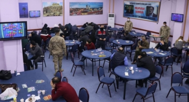 Bornova’da kumar baskını... Yüz yetmiş bir kişiye suçüstü