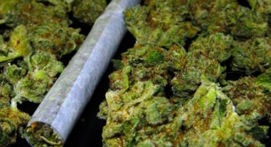 İzmir’de bir uyuşturucu operasyonu daha... On üç kilo esrar ele geçirildi