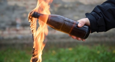 İzmir'de eski sevgili dehşeti... Molotof kokteyli atıp kaçtı