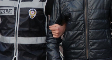 İzmir merkezli FETÖ operasyonu: Beş kişi tutuklandı