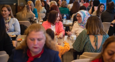 Selvi Kılıçdaroğlu İzmirlilerle bir araya geldi... 