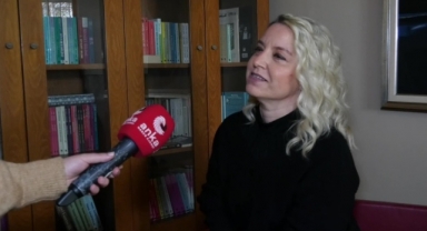 TİP'li akademisyen gözaltına alındı