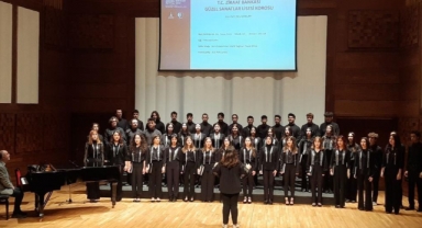 Üç bin farklı ses İzmir'de buluştu