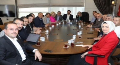 AK Parti İzmir'de ikinci tur hareketliliği: