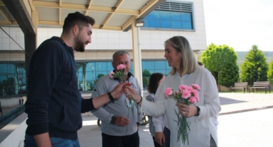 AK Partili Çankırı 1 Mayıs'ta işçilerle buluştu: 