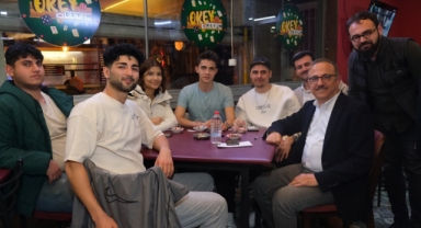 AK Partili Sürekli gençlere seslendi: 