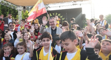 Bakan Kasapoğlu Göztepelilere müjdeyi verdi: 