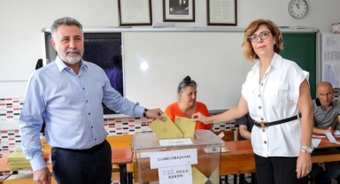 Başkan Sandal sandık başına gitti... 