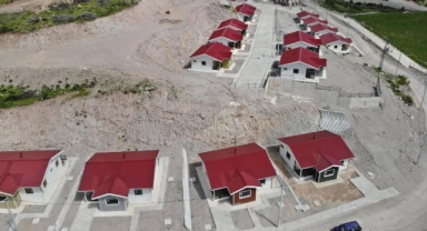 Bornovalı afetzedeler evlerine kavuştu