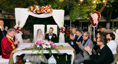 CHP'li Selahattin Güzel'in kızı Piyanist Nilüfer Güzel evlendi 