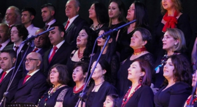 Gaziemirliler 6 Şubat depremlerinde can verenleri türkülerle andı