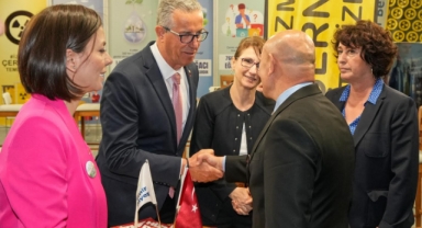 Gaziemir Belediyesi Geri Dönüşüm Teknolojileri Fuarı'nda nükleer atıklara dikkat çekti