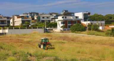 Güzelbahçe'de bahar temizliği başladı... 