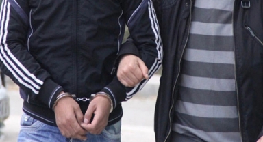 İzmir’de helikopter destekli uyuşturucu operasyonu: 52 kişi tutuklandı