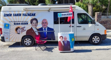 İzmirli vatandaştan İYİ Parti'ye destek... Karavanını Öztürk Keskin'e hediye etti