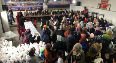 Narlıdere Belediyesi'nden 500 öğrenciye gıda desteği...