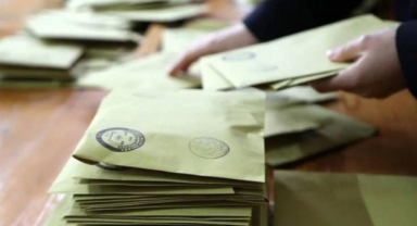 Polisler Ankara ve İstanbul'da belgesiz oy kullanmak istedi: Tutanaklar tutuldu